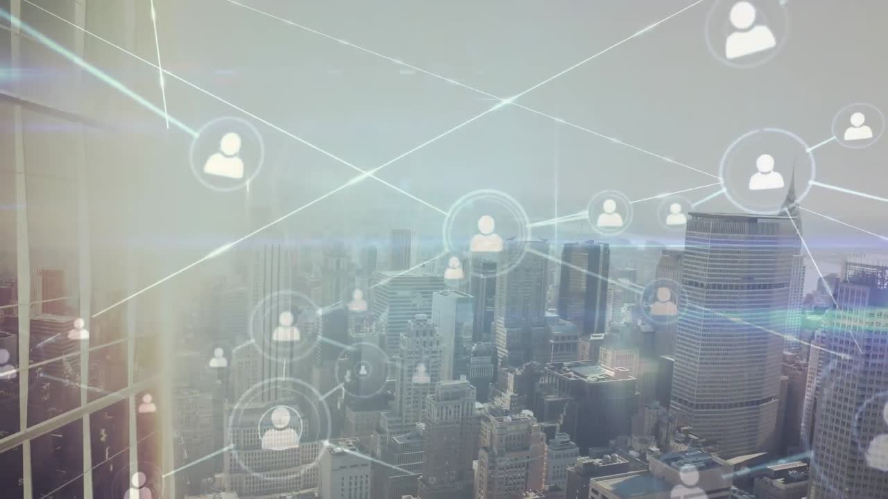 プロフィールアイコンのネットワークとライトトレイルのアニメーションが ⁇ 都市風景の空中映像に照らされています ⁇