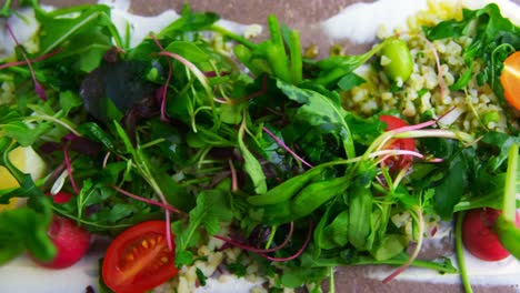 Deliciosa-Ensalada-De-Verduras-En-Un-Plato