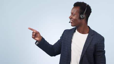 Happy-black-man,-call-center