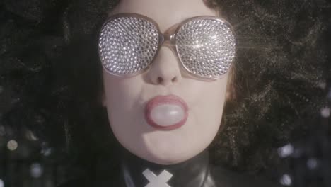 mujer chicle 02