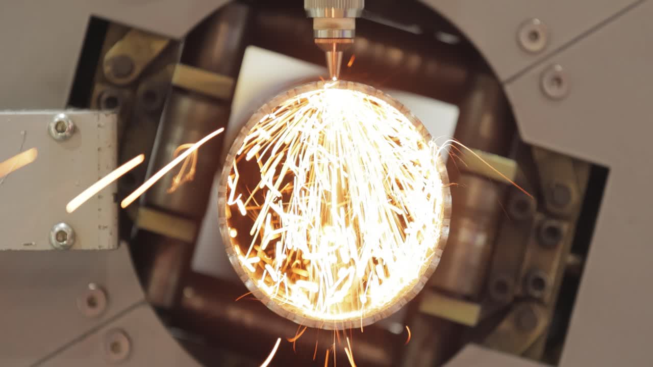 금속의 cnc 레이저 및 가스 절단, 현대 산업 기술.