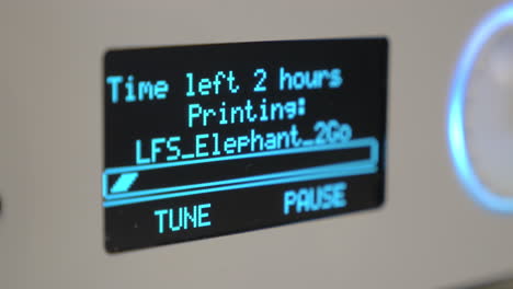 electronic scoreboard with countdown to the end of work of 3d printer