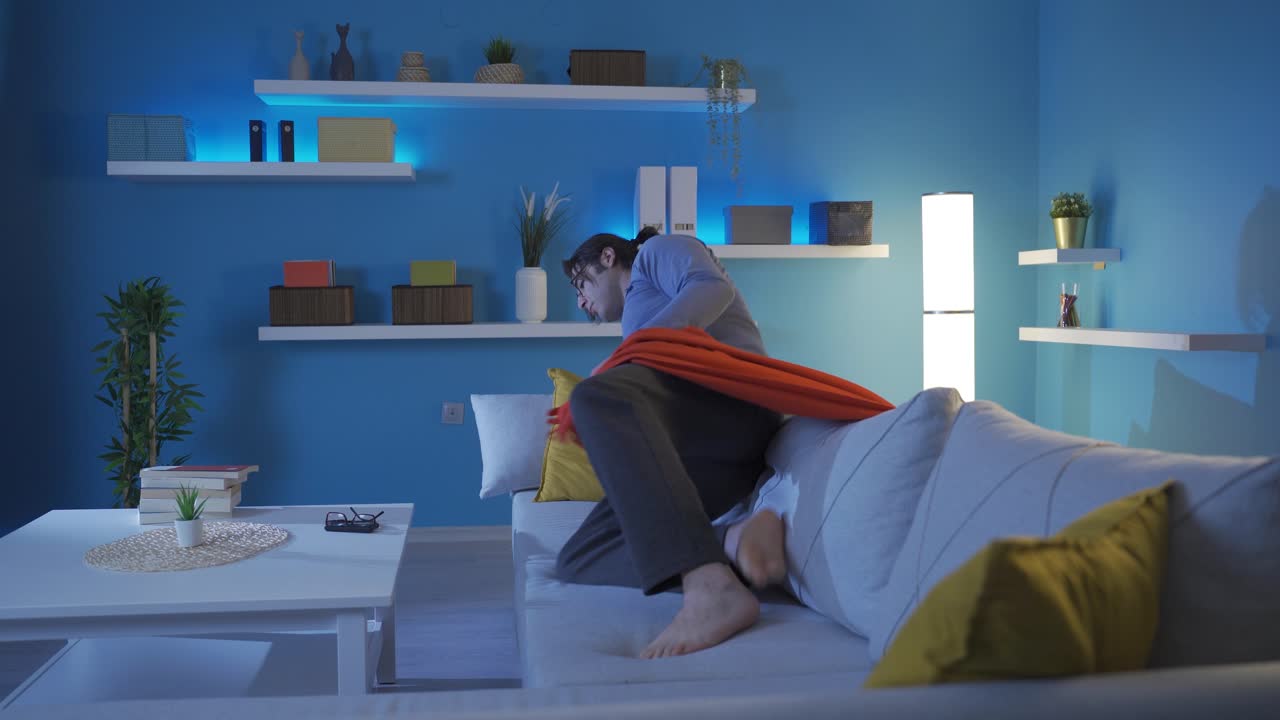 hombre cansado y perezoso. dormir.