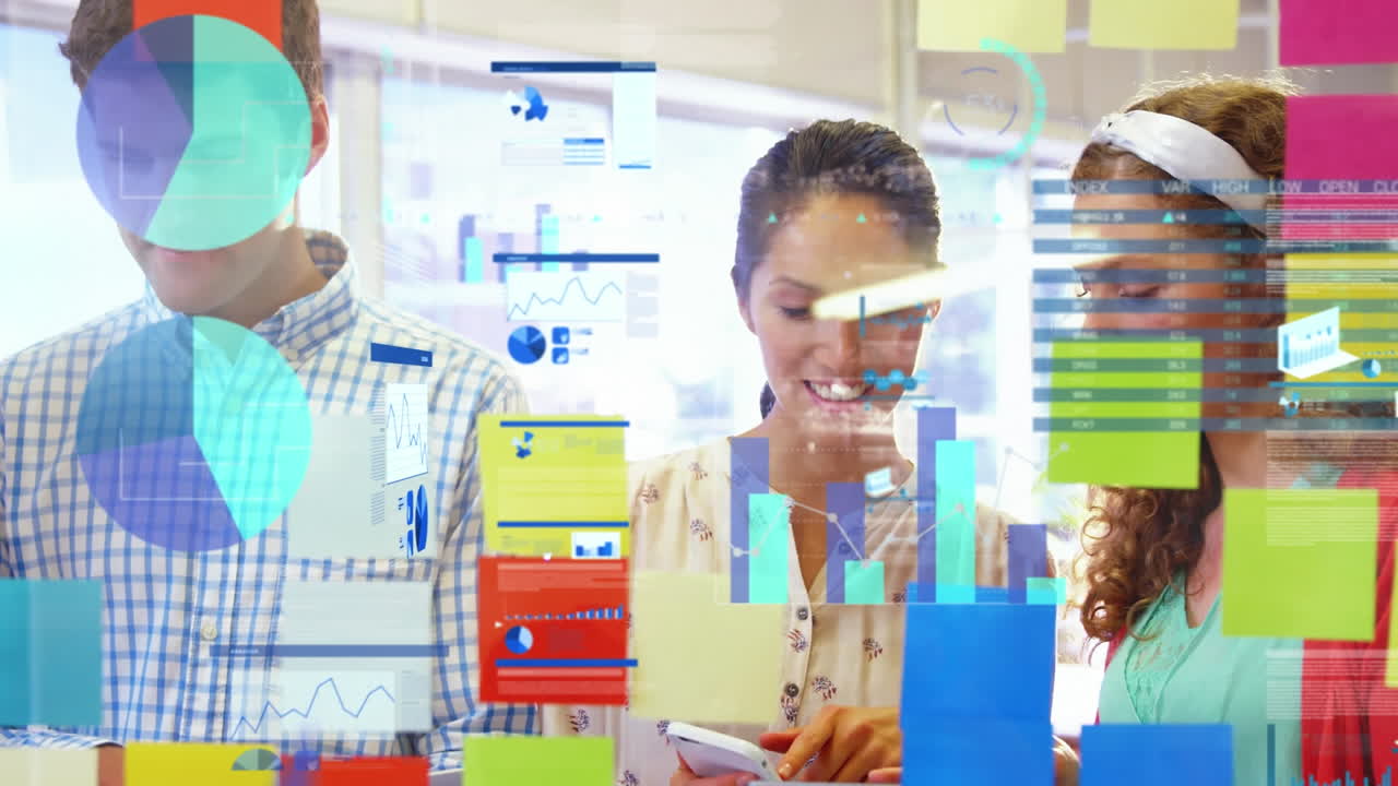 animación de las estadísticas y el procesamiento de datos sobre diversos empresarios en la oficina