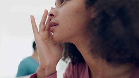 Cara,-Crema-Y-Belleza,-Mujer-En-El-Baño.