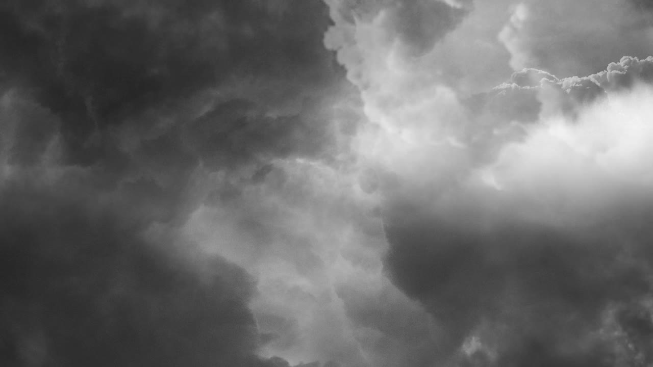 4k a thunderstorm was occurring in the dark clouds