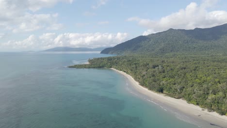 Calm-And-Clear-Blue-Sea-At-Myall-Beach---Daintree-National-Park-In-QLD,-Australia