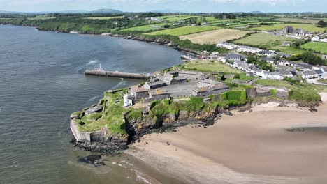 Imponente-Estructura-De-Duncannon-Fort-Hook-Head-Peninsula-Wexford-En-Un-Abrasador-Día-De-Verano