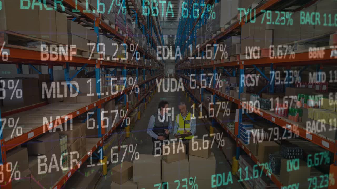 Animation der Datenverarbeitung über Personen, die in einem Lager arbeiten