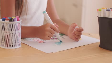 dibujo infantil con marcadores