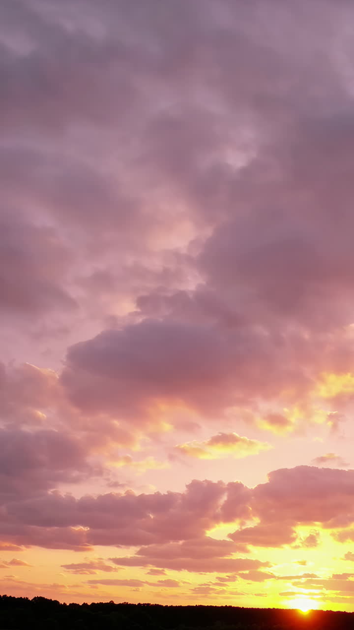 Vibrant Sunset Sky with Colorful Clouds