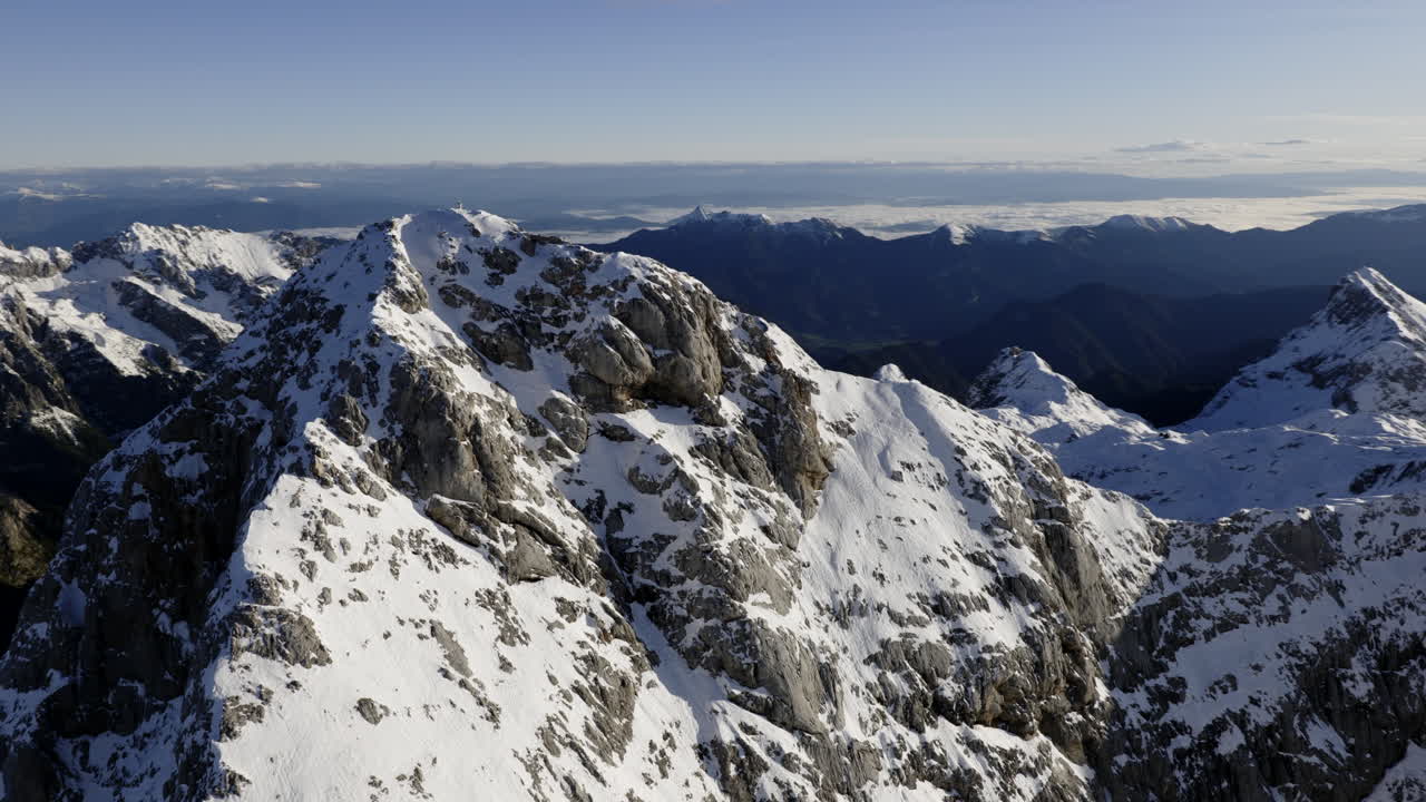 Cime innevate delle Alpi