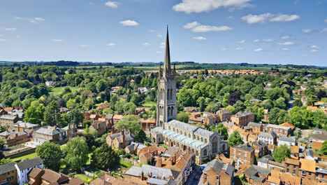 Aerial-footage-unveils-Louth's-charm,-a-medieval-town-in-Lincolnshire