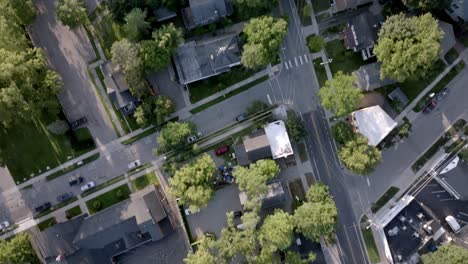 Neighborhood-in-Ann-Arbor,-Michigan-with-drone-video-overhead-looking-down