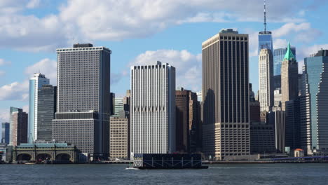 manhattan skyline from east river