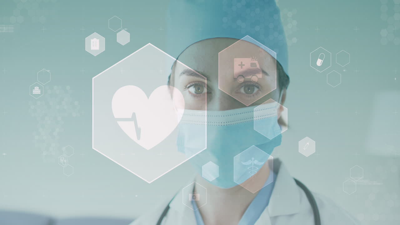 animación de iconos médicos sobre una doctora caucásica que lleva una máscara facial
