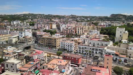 Vista-Aérea-Del-Puerto-De-Pozzuoli-En-Temporada-De-Verano,-Campania---Italia