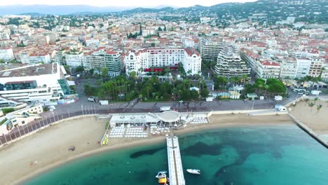 vista aérea de cannes al atardecer