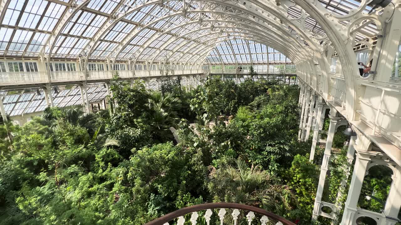 Inside Botanic Gardens Dome Staircase
