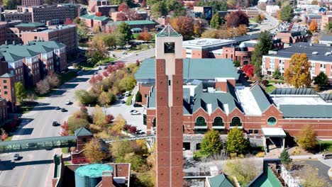 órbita-Aérea-Universidad-Estatal-De-Los-Apalaches-En-Boone-Nc,-Carolina-Del-Norte