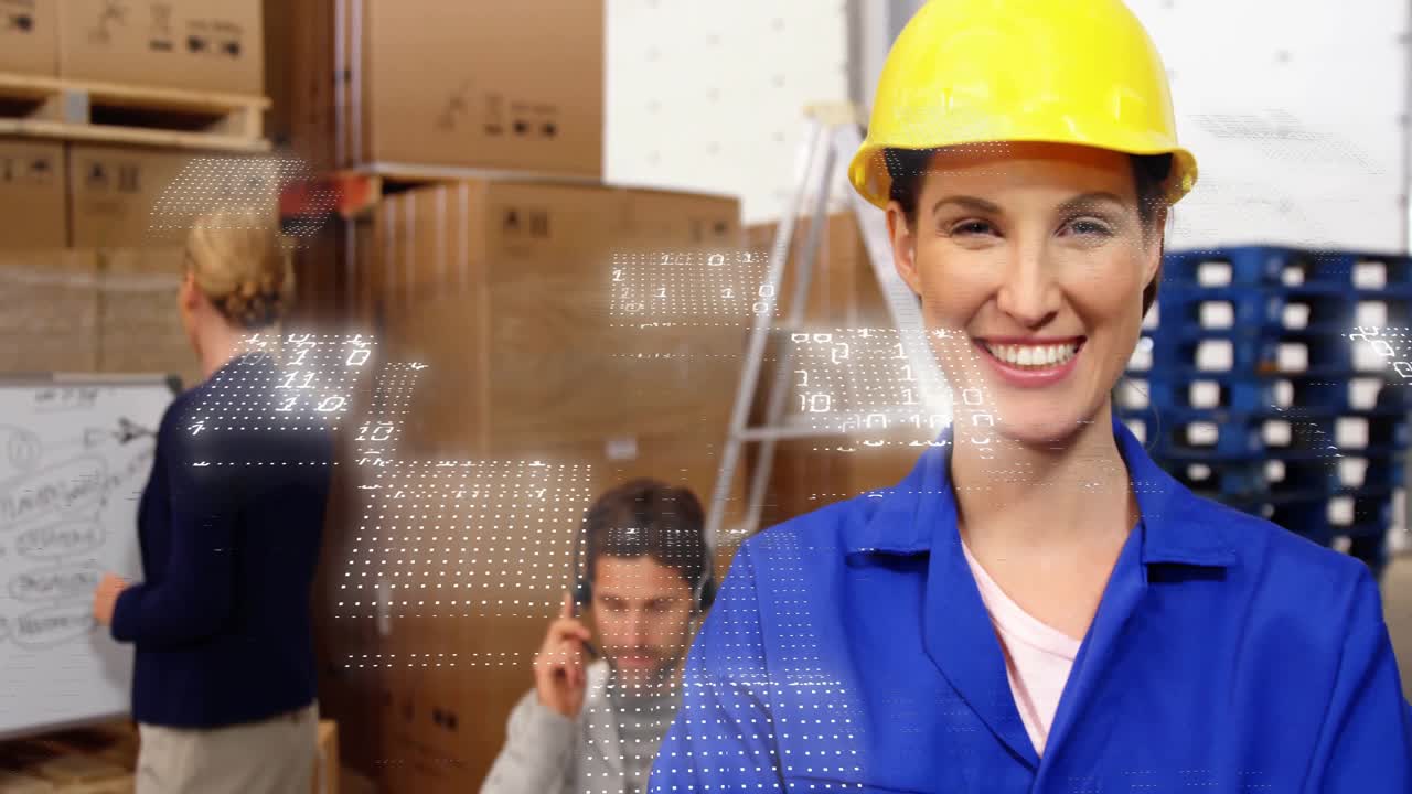 Team che collabora in un magazzino mentre i frame avanzano, un overlay binario si intensifica mostrando la logistica.