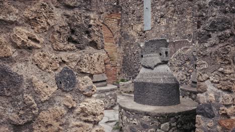 Antiguos-Molinos-De-Cereales-De-Pompeya,-Italia.