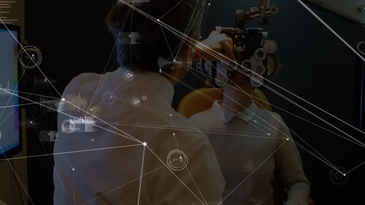 animación de conexiones sobre un oculista caucásico examinando a una paciente femenina