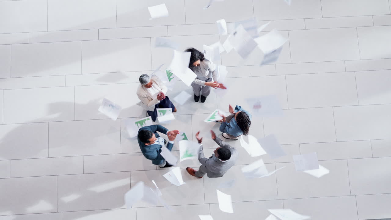 ドキュメント ⁇ トップビュー ⁇ または興奮したビジネスマン