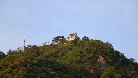 Gifu-Castle,-Early-morning-blue-sky-in-Japan