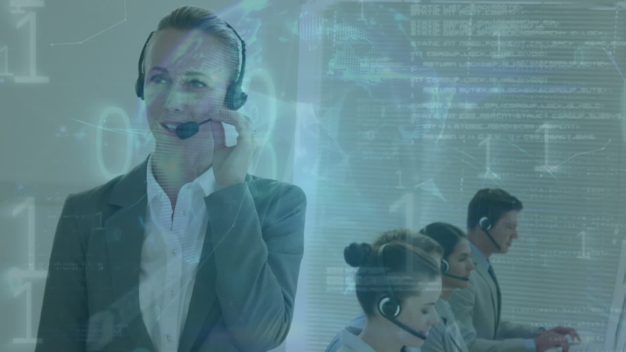 animación del procesamiento de datos sobre una feliz consultora caucásica con auriculares