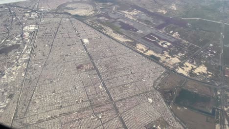 cdmx vista desde la perspectiva de un avión