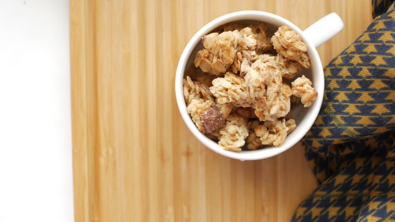 Dettaglio colpo di muesli Musli in una ciotola