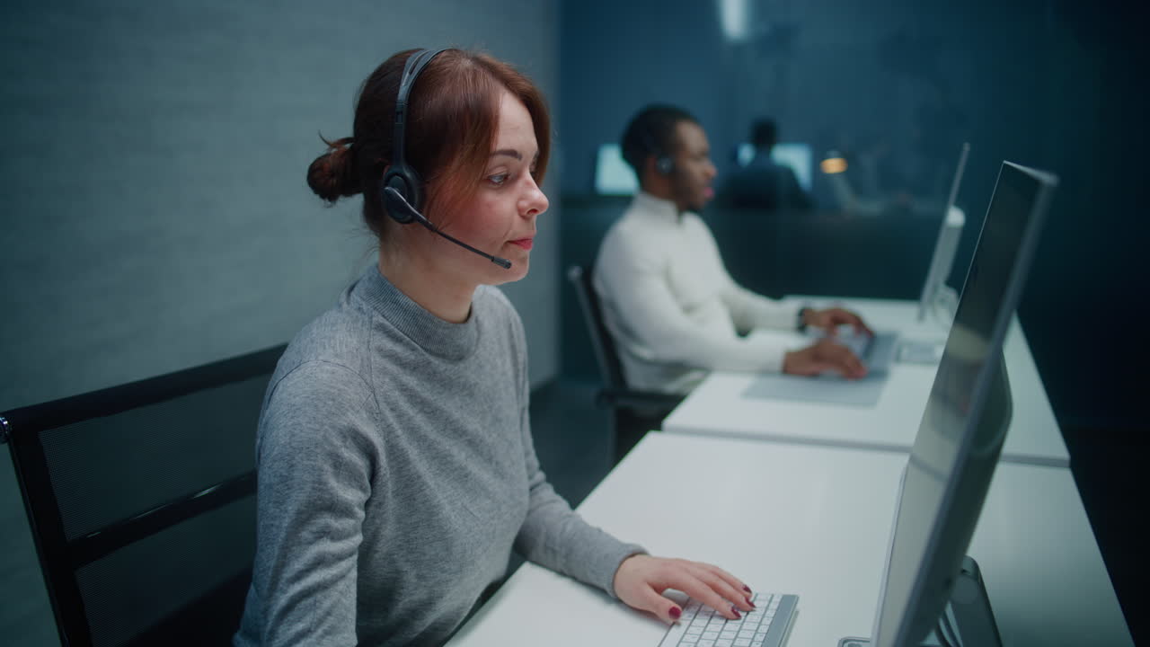 representantes de servicio al cliente en el trabajo