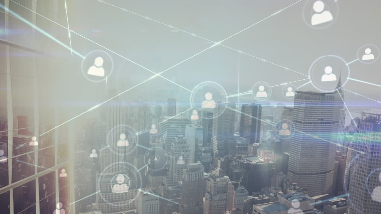 プロフィールアイコンのネットワークとライトトレイルのアニメーションが ⁇ 都市風景の空中映像に照らされています ⁇