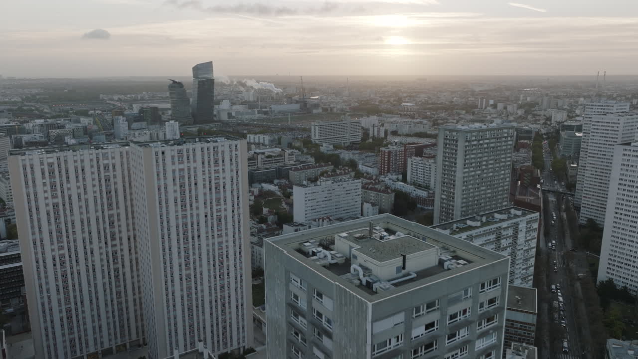 la diversidad arquitectónica refleja el atractivo perdurable de parís como un