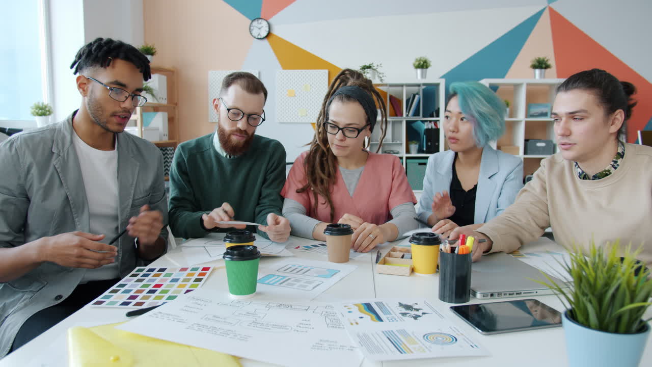 팀 브레인 스토밍 모바일 앱 디자인