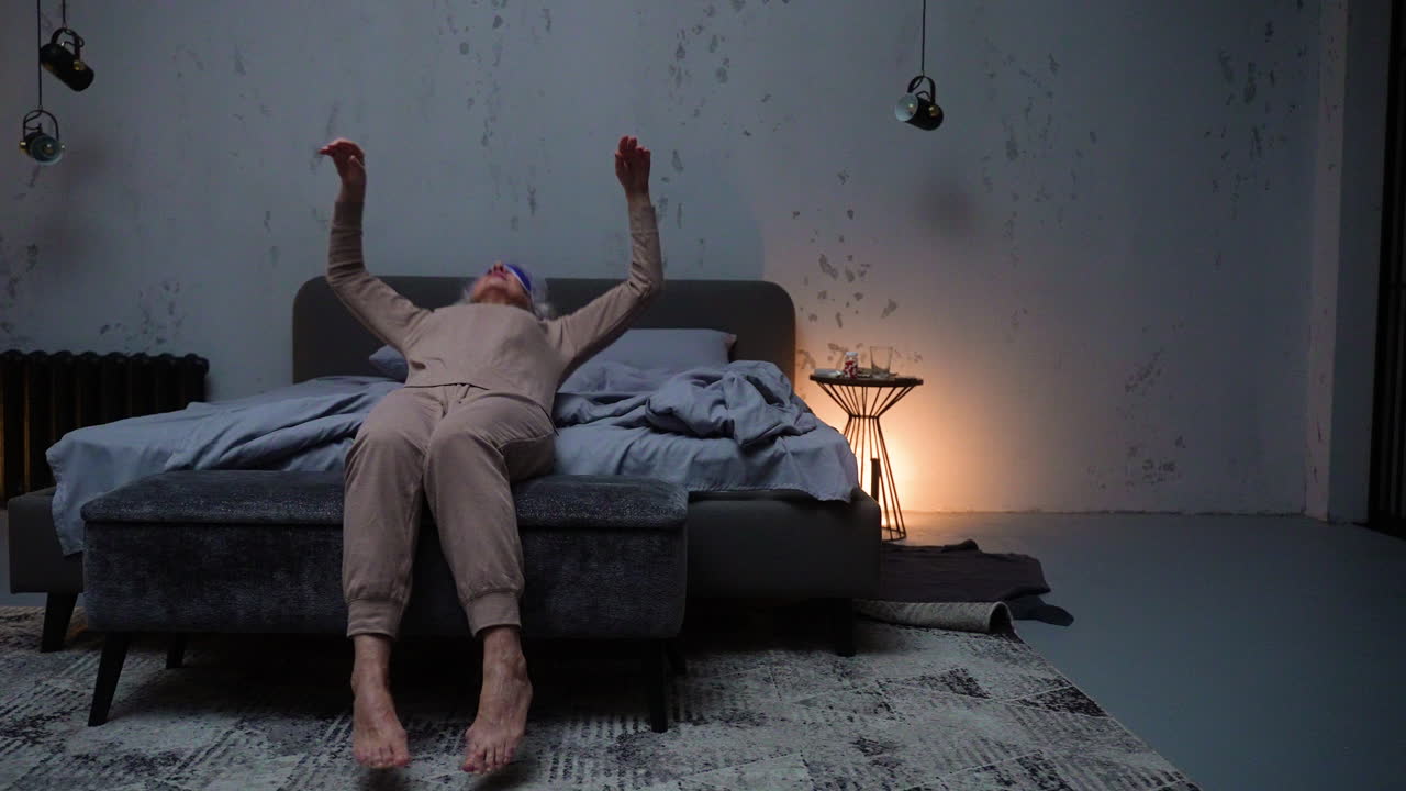 잠을 자려고 하는 여자