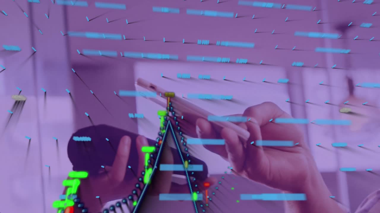 animación del procesamiento de datos con gráfico sobre diversas personas que pagan con teléfonos inteligentes