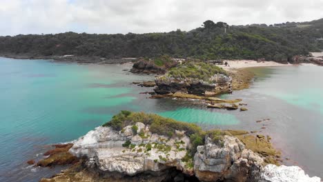 Luftaufnahme-Wunderschöner-Inseln-Im-Blauen-Ozeanwasser-Südaustraliens