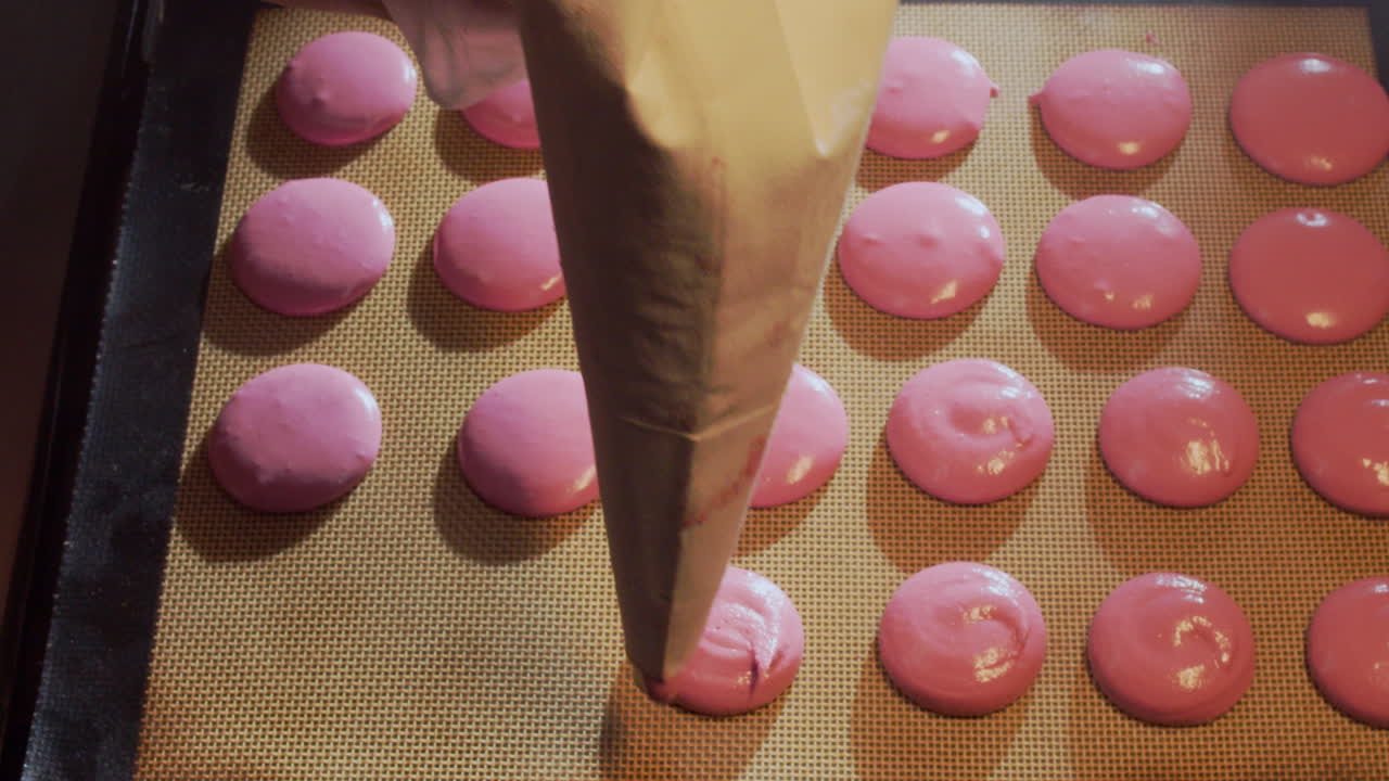 Making Pink Macarons