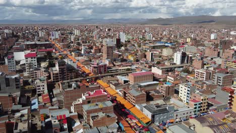 vista aérea de oruro, bolivia en el alto altiplano de las montañas de los andes