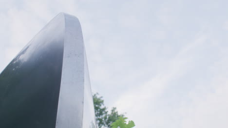 Close-up-shot-of-a-metal-art-installation-in-the-great-park-of-Ulm