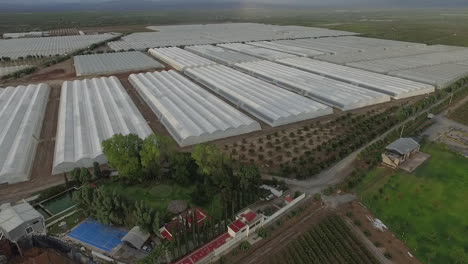 Este-Es-Un-Paisaje-Mexicano-De-Un-Vivero-Con-Variedades-De-Vegetales-Fotografiados-Con-Un-Dron-Dji