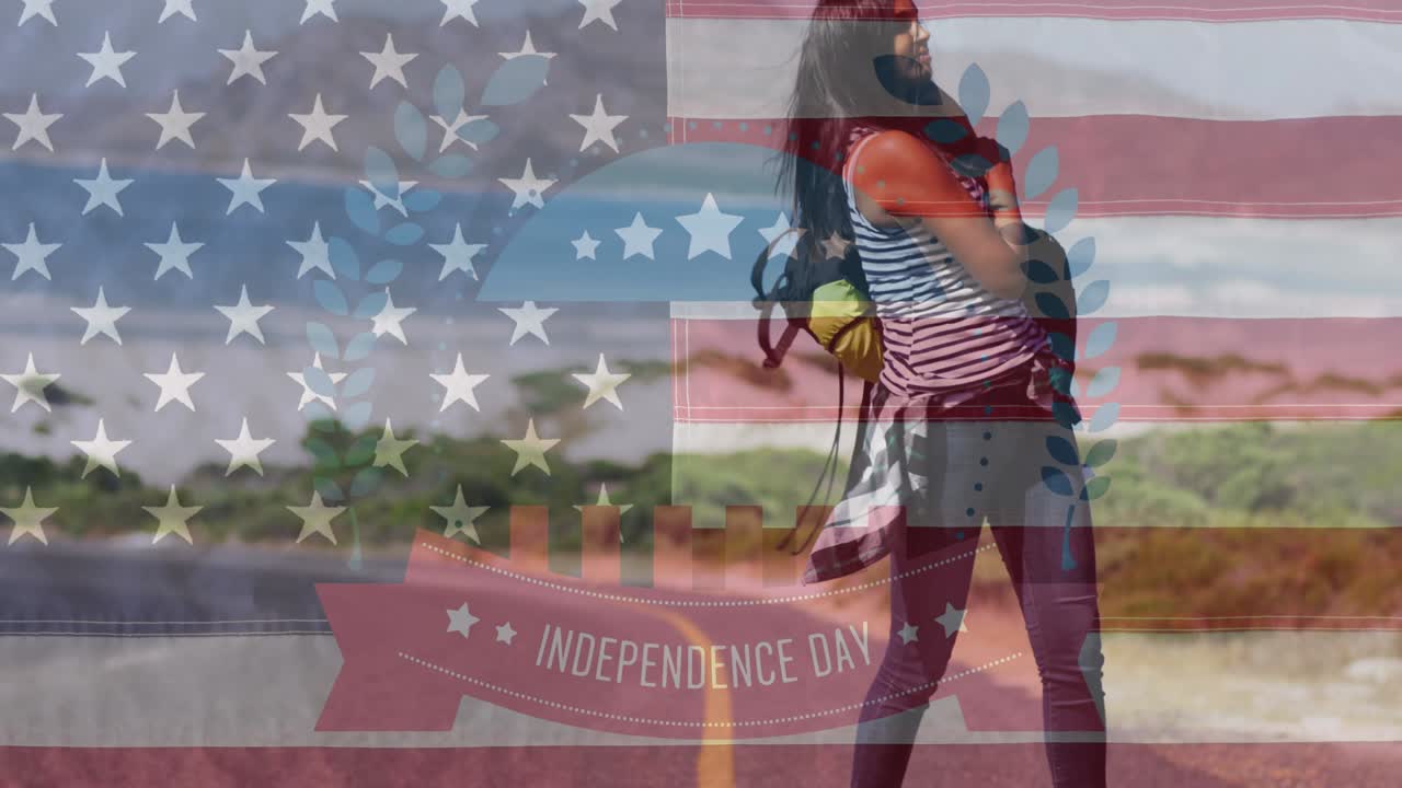 animación del texto del día de la independencia sobre una mujer biracial con mochila de senderismo