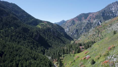 Montañas-Verdes-Del-Cañón-American-Fork,-Utah