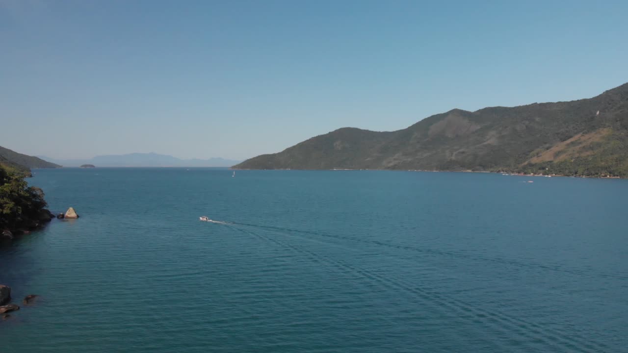 paraty, 리오 데 자네이로, 브라질의 열대 피오르드의 공중 샷