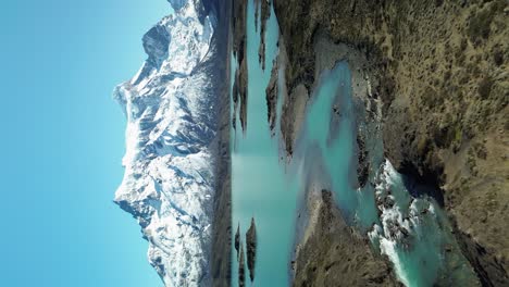 Hermoso-Paisaje-Patagónico-Del-Parque-Nacional-Torres-Del-Dolor,-Chile,-Vertical