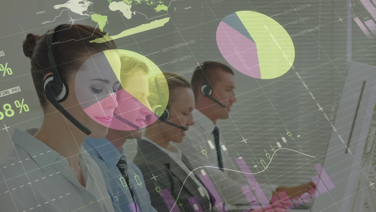 анимация записи статистики над деловыми людьми, использующими телефонные наушники