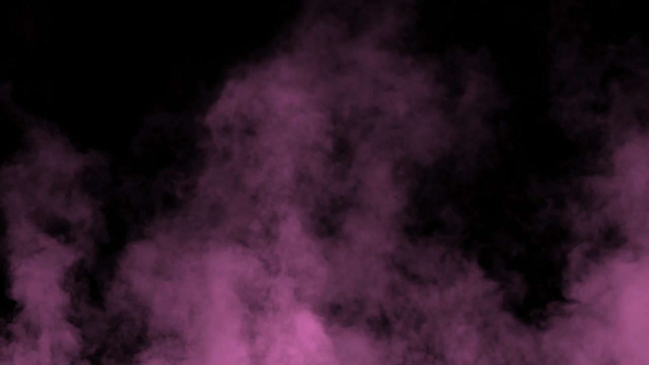 Dense nuvole di fumo rosa che si innalzano dal bordo inferiore su sfondo nero