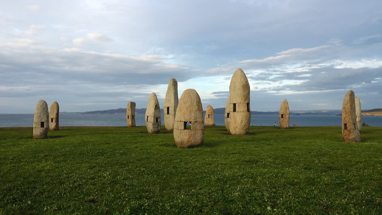 Parco dei menhir sul Campo de la Rata. La Coruña, Spagna.